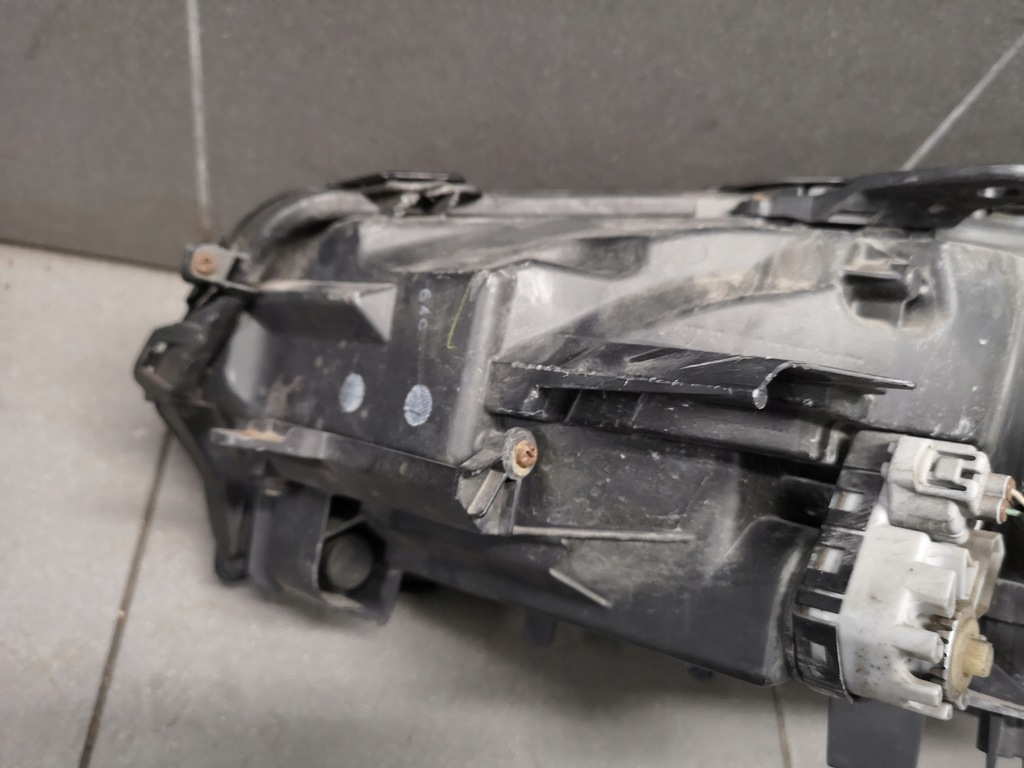 фото №13, Лампа правый перед lexus nx200t europa