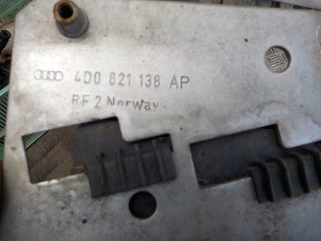 фото №5, Audi a8 d2 кронштейн панель фари 4d0821138ap