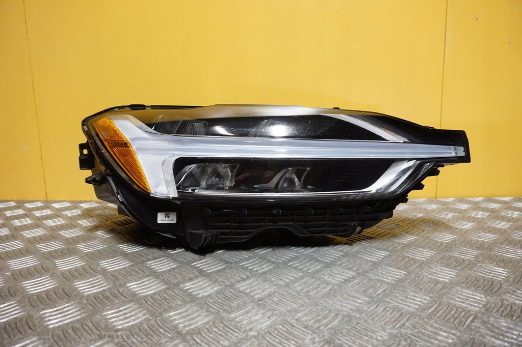 фото №1, Volvo xc60 lift 2021- фара лампа full led система правая usa