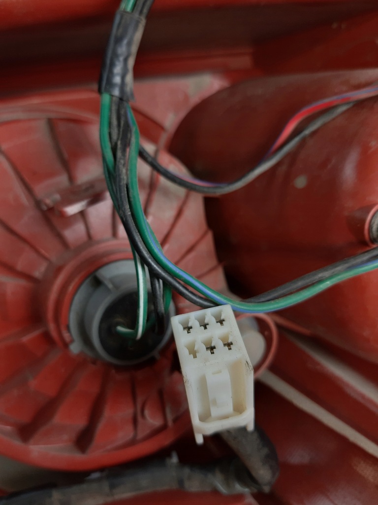 фото №14, Mazda 5 v 1 i лампа левая задняя лампа левый задняя