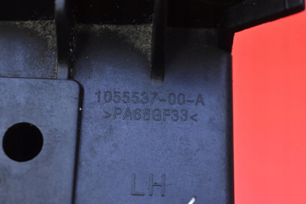 Направляющая кронштейн бампера левый перед 1055537-00-a tesla model s 12-20 с Разборки