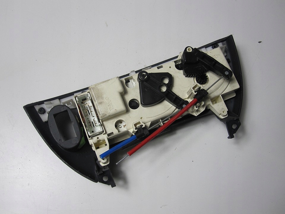 фото №5, Панель кондиционера обдув renault megane 00r