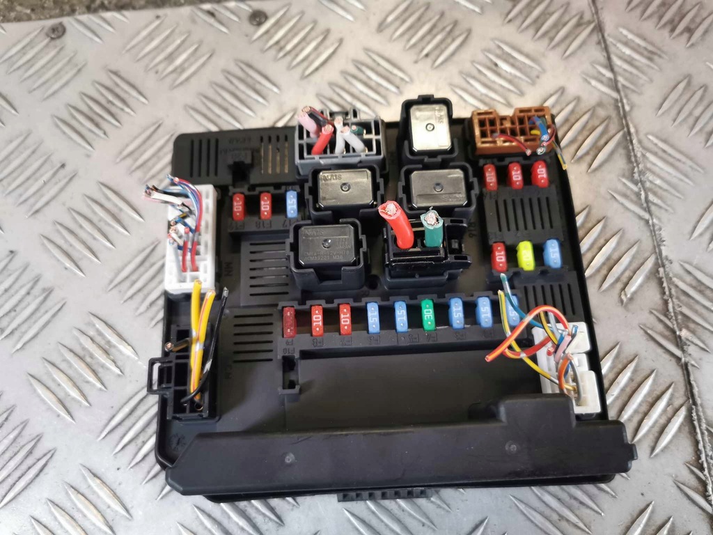 фото №1, Коробка передач предохранителей nissan qashqai 284b7jd01b