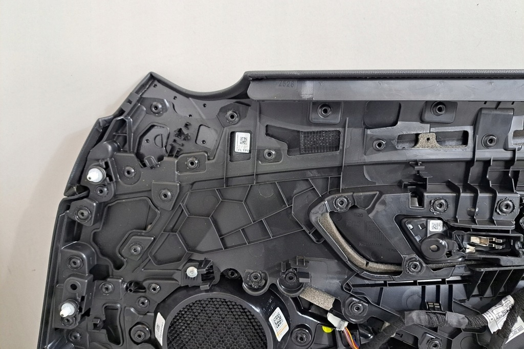 фото №9, Обшивка передніх лівих двері bmw 3 g20, g28 9460713 2.0l hybrid 215kw