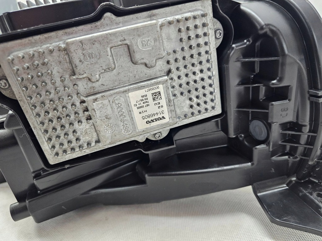 Volvo xc90 2 2015+ фара перед правий full led active high beam 31677039 Оригінал