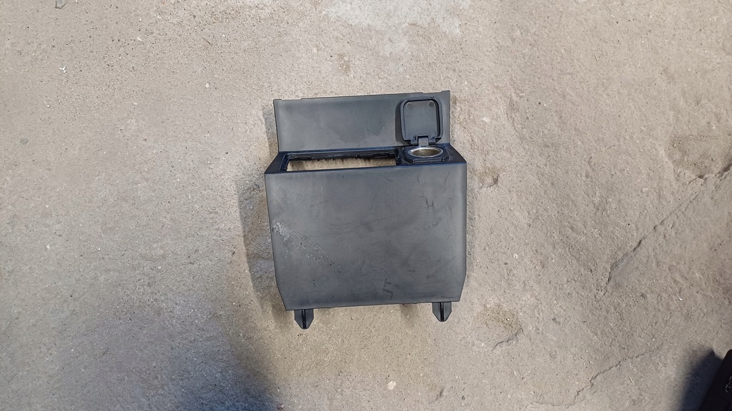 фото №1, Mazda 3 bm 13-18 захист консолі роз'єм прикурювача bhn2-644a1