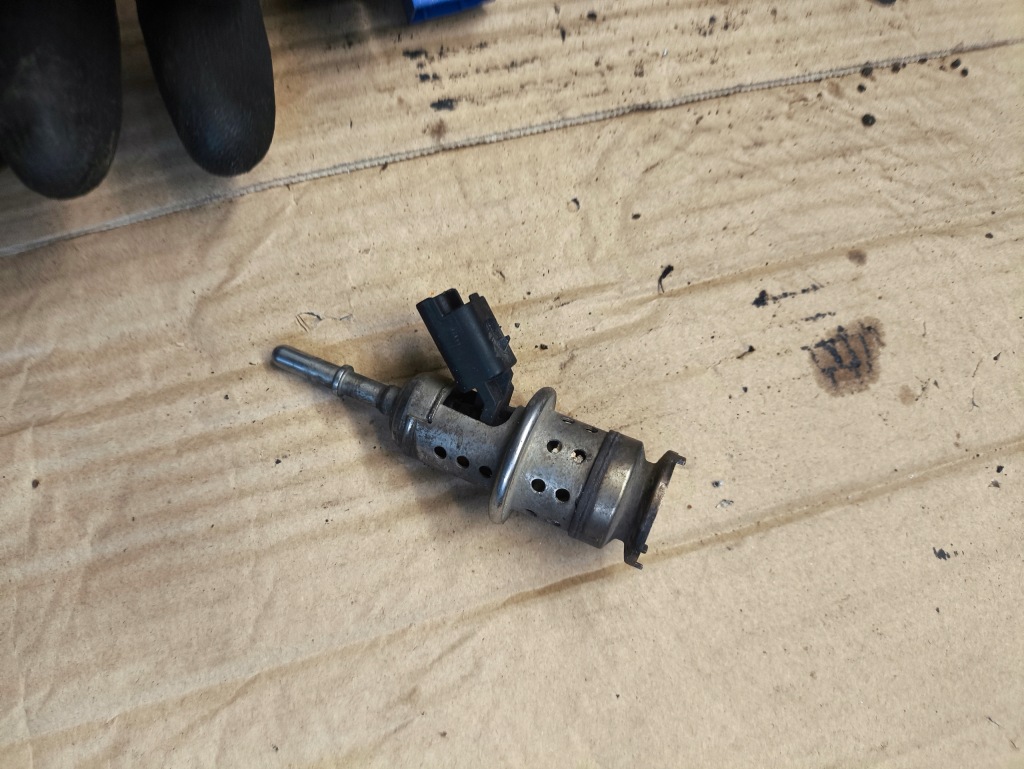 фото №1, Citroen jumpy форсунка adblue citroen c4 9801187080 ?