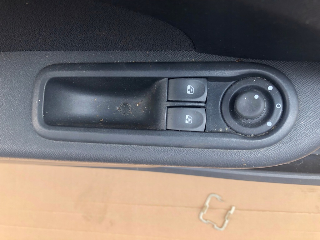 фото №1, Левый панель окон переключатель renault twingo ii 07-