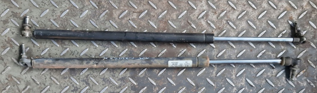 фото №1, Амортизатори кришки chrysler pt cruiser