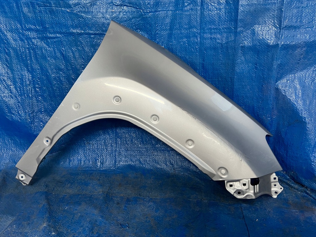 фото №1, Toyota yaris cross правый передний крыло