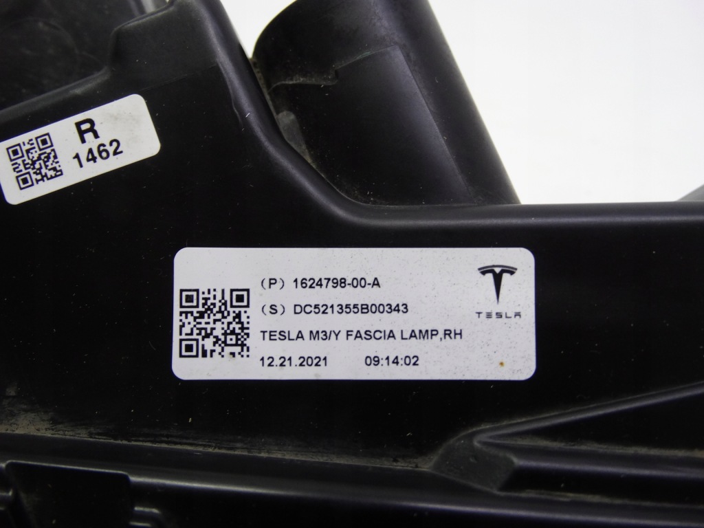 Tesla model y 3 протитуманна фара led правий 1624798-00-a оригінальний Недорого