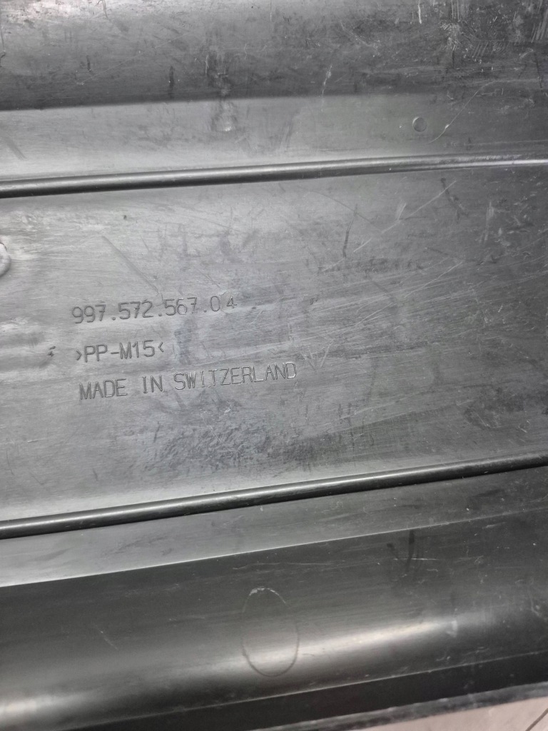 13607. porsche 911 997 накладка аккумулятор 997572567 с Разборки