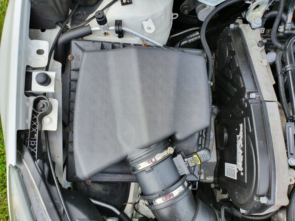 Купити Корпус фільтра повітря opel astra j 1.3 cdti