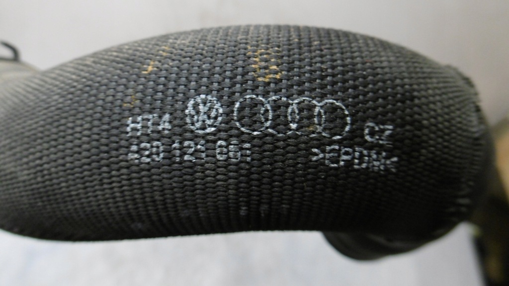 фото №4, Audi r8 420 06- шланг труба wąż wody 420121065