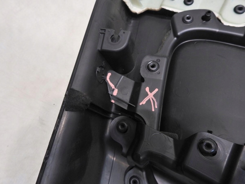 фото №6, Обивка дверь правый перед renault latitude d23122-3400x