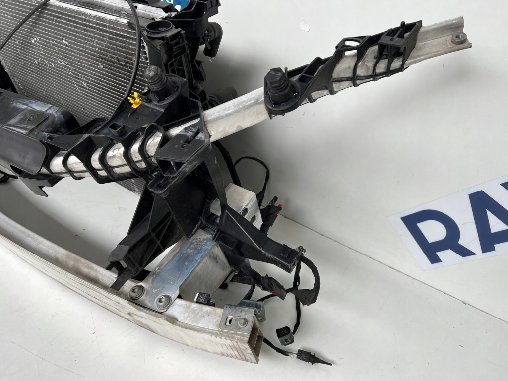 Ремінь передній балка радіатор комплект радіатор mercedes b-klasa w246 lift 2.0 Київ