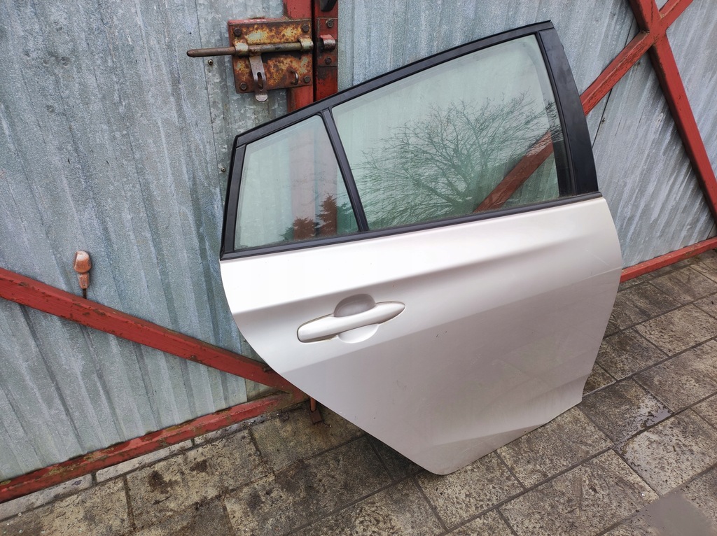 фото №6, Двері праве задня задні toyota prius iv - poznan
