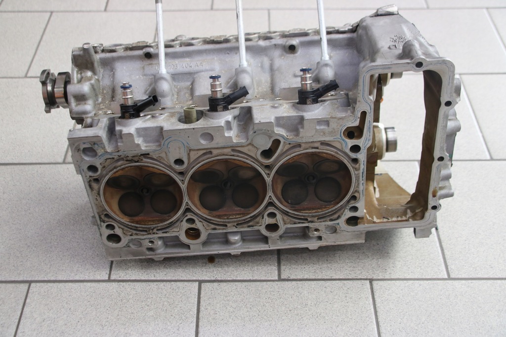 фото №8, Audi a8 d4 3,0 tfsi crec головка права 06e103404aa