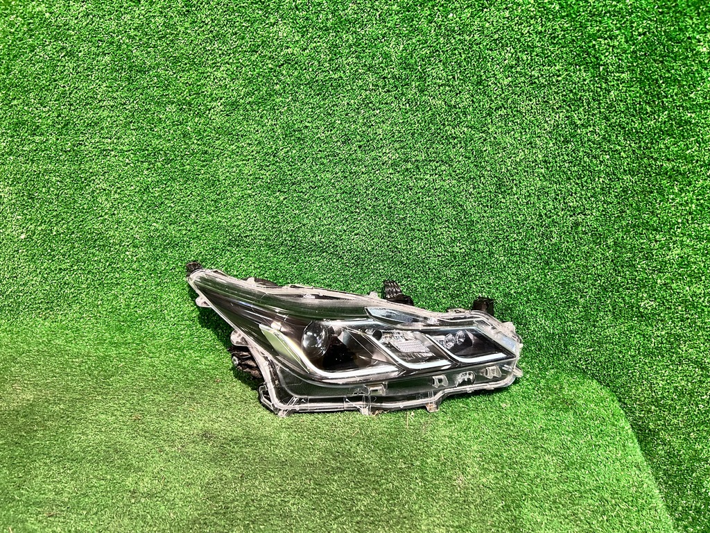 фото №1, Фара правый toyota corolla e21 sedan