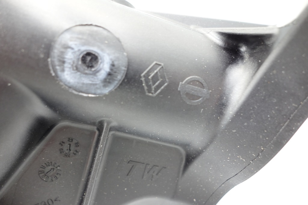 фото №12, Корпус термостата megane scenic iii 1.6dci 110600686r