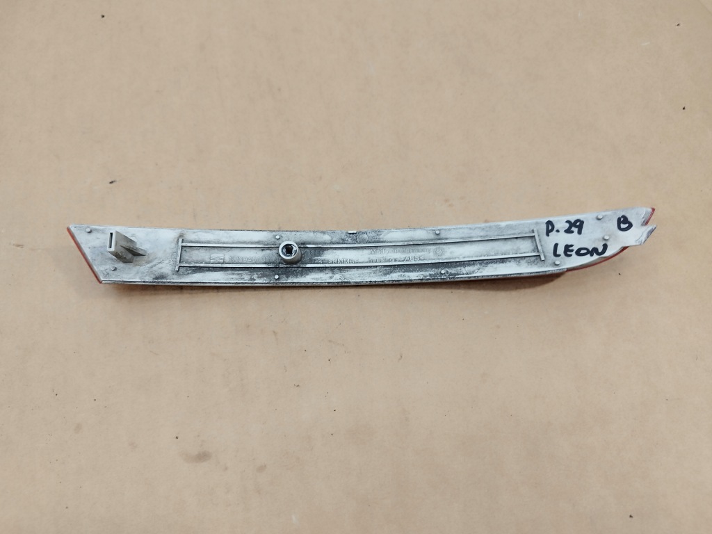 фото №6, Отражатель правый + левый бампер задняя seat leon ii lata 2005-2009 комплект