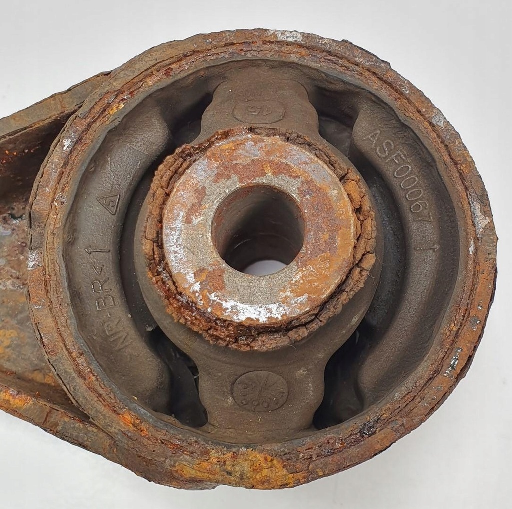 фото №5, Кронштейн кронштейн двигуна citroen c1 1.0 b asf00067