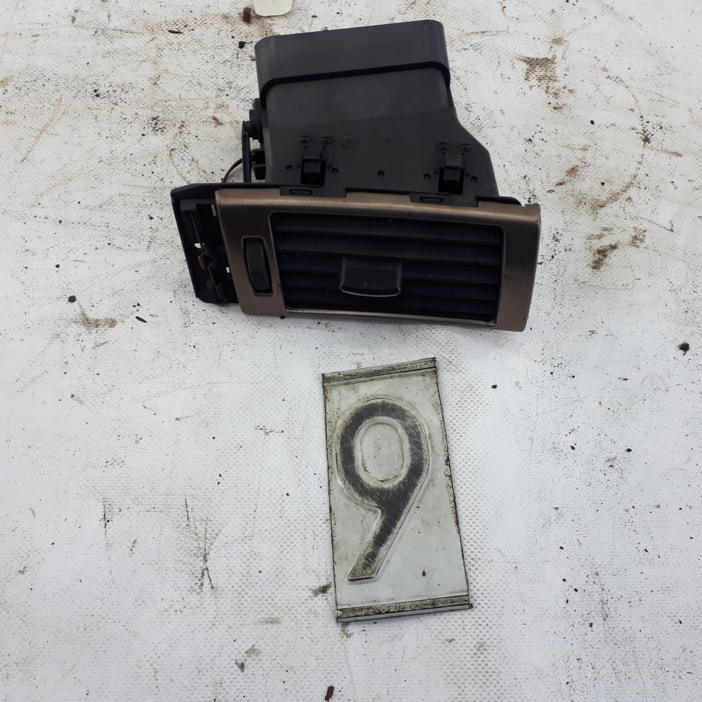 фото №1, Audi a6 c5 решётка обдув 4b1820902