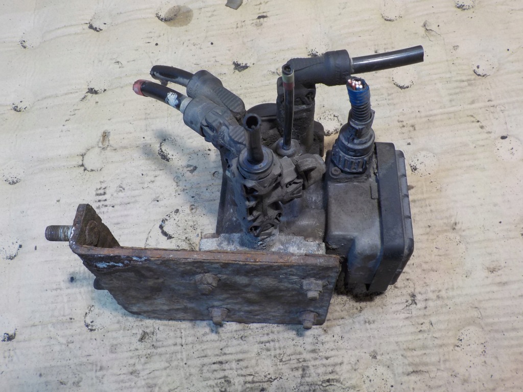 Клапан модулятор ebs scania 21122038 в Украине