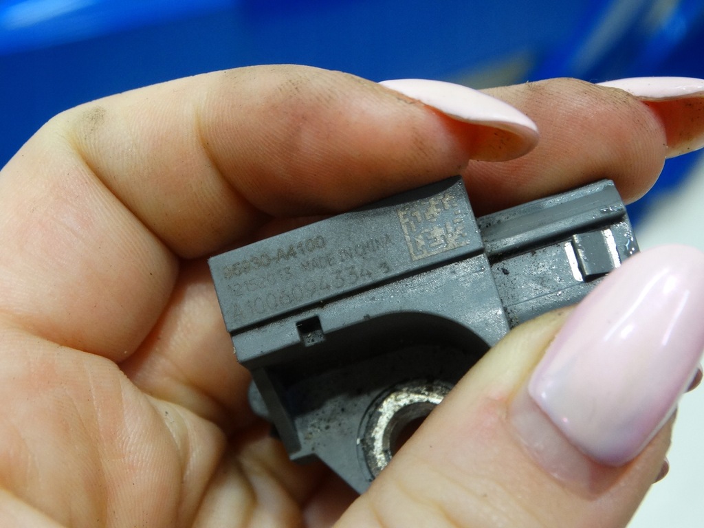 фото №7, Датчик удару подушка безпеки kia carens iv 95930-a4100