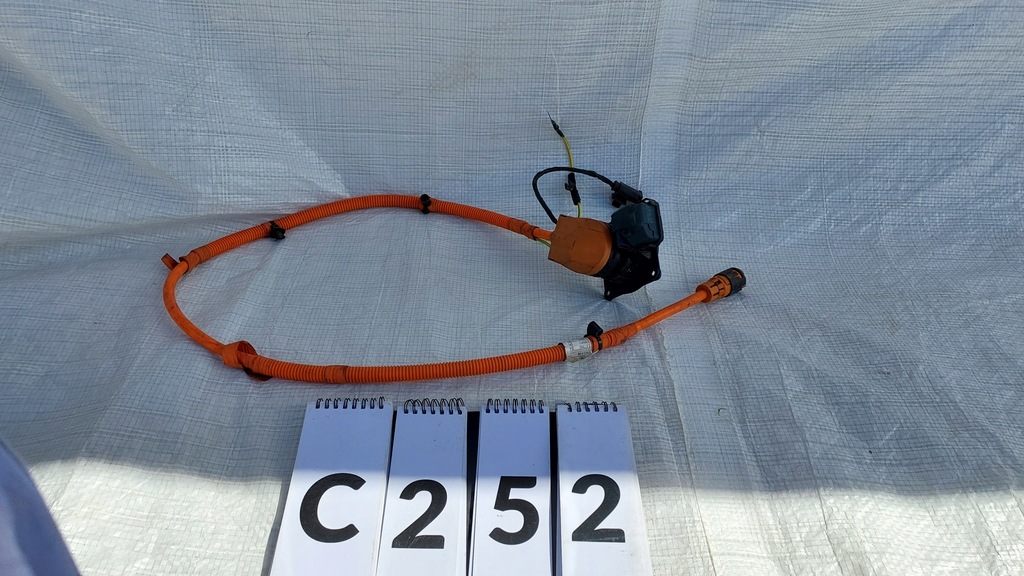 фото №1, Bmw 3 f30 штекер зарядное устройство шланг разъём