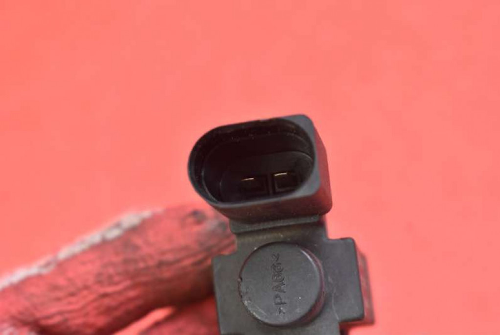 фото №8, Клапан вакууму 037906283c bentley continental 1 i gt 6.0 w12 560 km