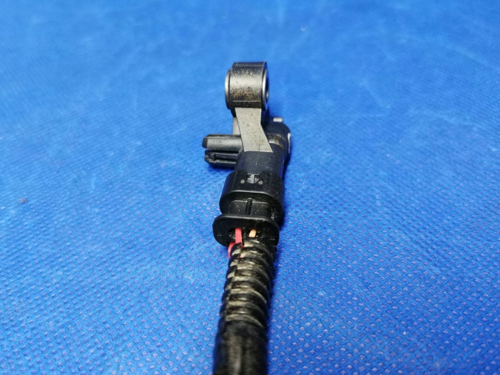 Купить Датчик удара подушка безопасности штекер жгут оригинал tesla model 3 147344700a