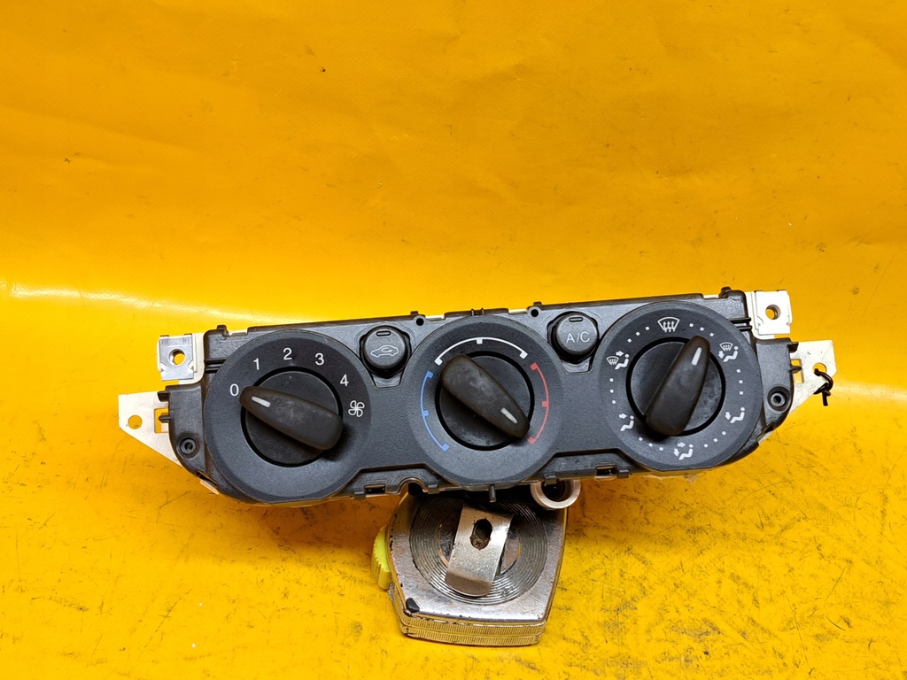 фото №1, Панель обдув кондиционера ford оригинальный номер 3m5t-19980-ad