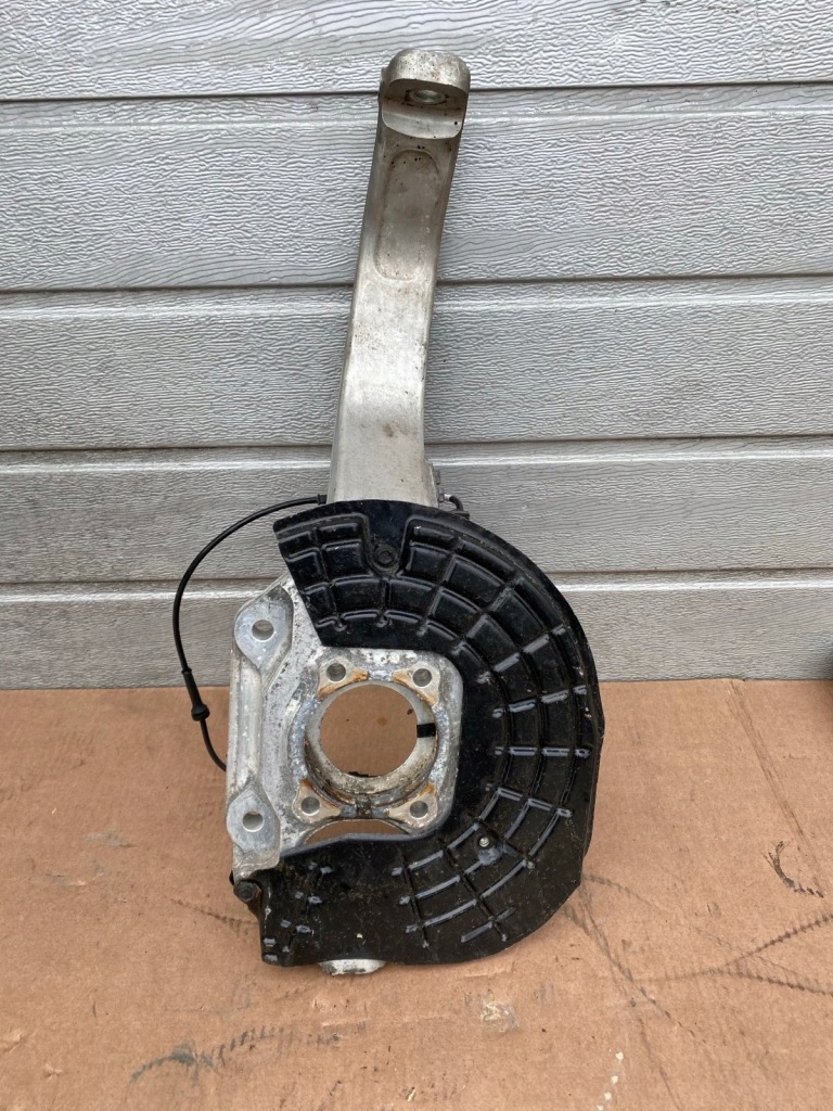 фото №1, Maserati levante поворотный кулак левый перед 670032053