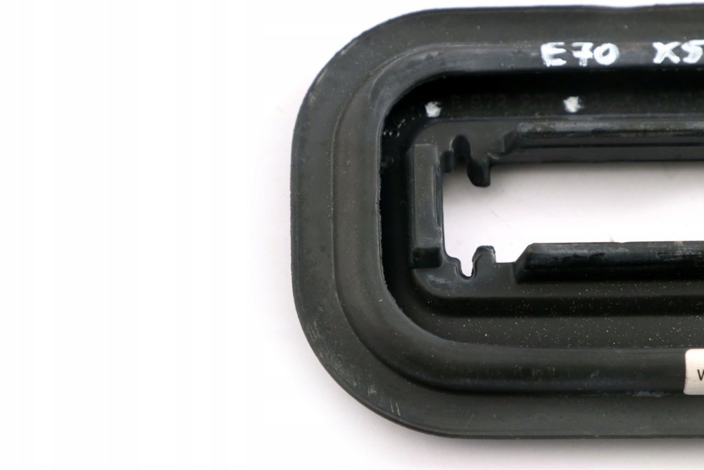 Bmw x5 e70 прокладка гумовий елемент стіни перегородки Ціна