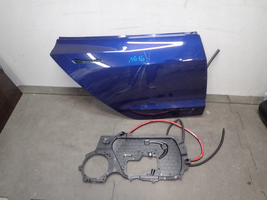 Купить Дверь задняя правое  tesla 3 3