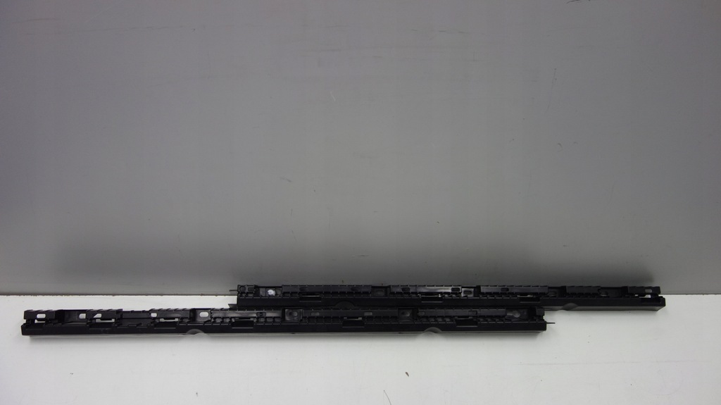 фото №1, Volvo xc90 напрямна кронштейн поріг 32216524