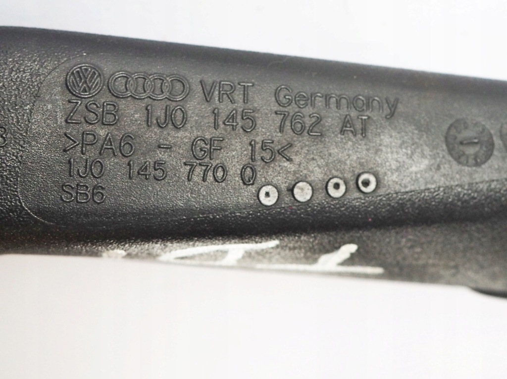 Vw audi tdi шланг труба повітрозабірник повітря 1j0145762at 1j0145770q Недорого