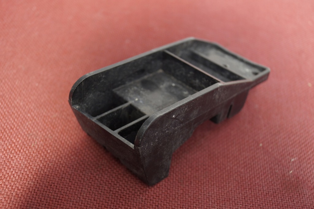 фото №6, Направляющая лампы правый перед mazda 6 gh 08-12r