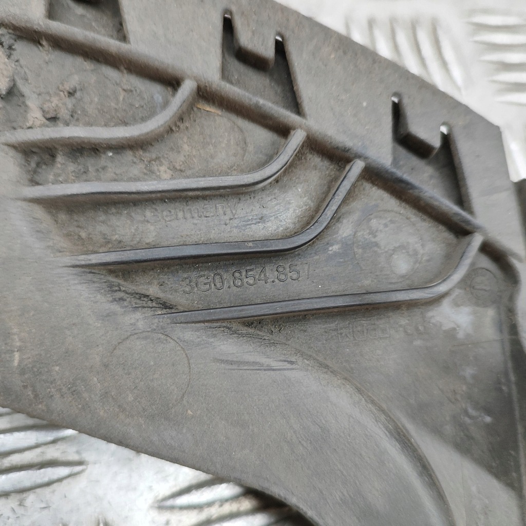 фото №6, Volkswagen passat b8 2016 левая сторона брызговики задние