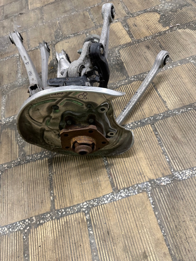 фото №4, Поворотный кулак ступица рычаг рычаги правый задняя a6 c8 оригинал idealne приводной вал