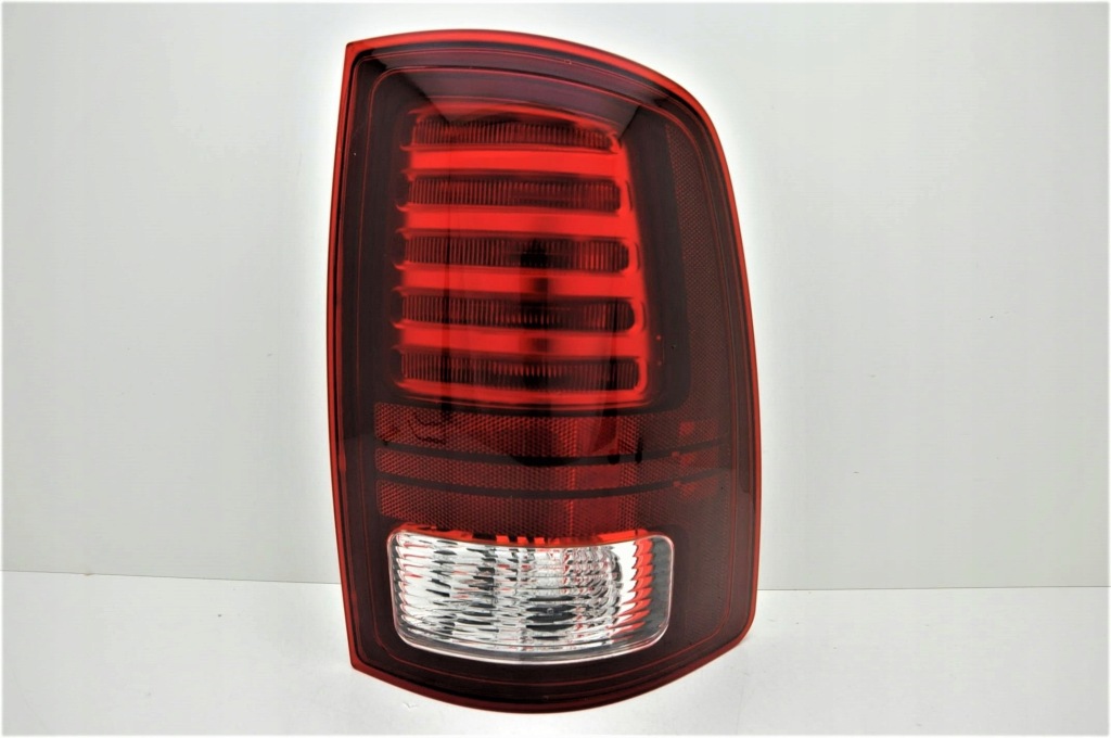 Dodge ram 2013- фара правый  тонированная новая led Цена