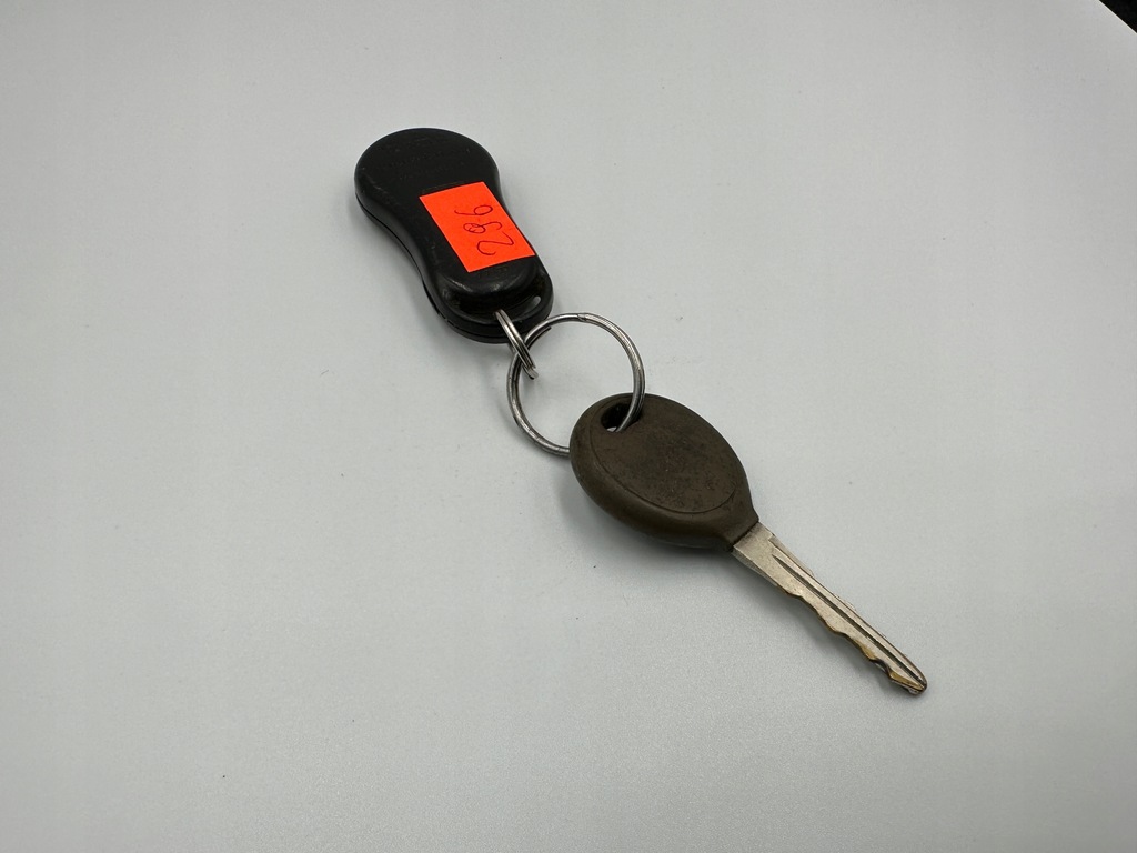 фото №10, Ключ ключ pilot chrystler pt cruiser 04686799ab