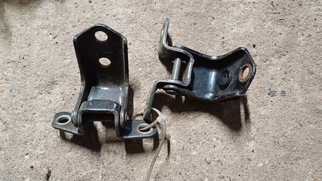 фото №1, Mazda 2 07-14 de петля дверь левый задняя задний