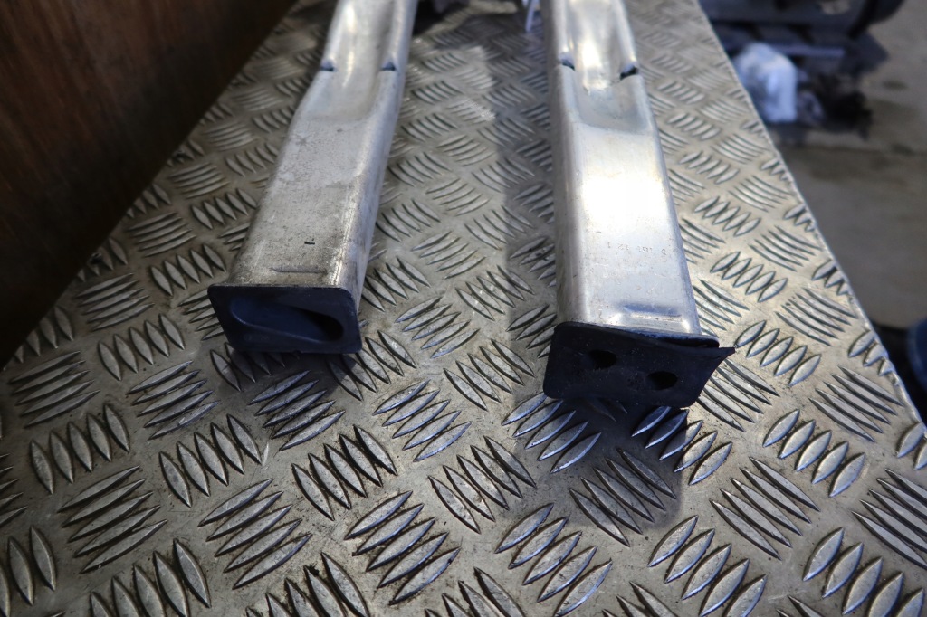 фото №9, Правый левый кронштейн зона деформации peugeot 3008 i комплект