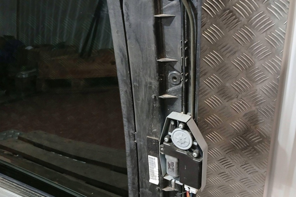 фото №7, Люк nissan x-trail t31 8331004041 2.0l дизель 110kw 2007