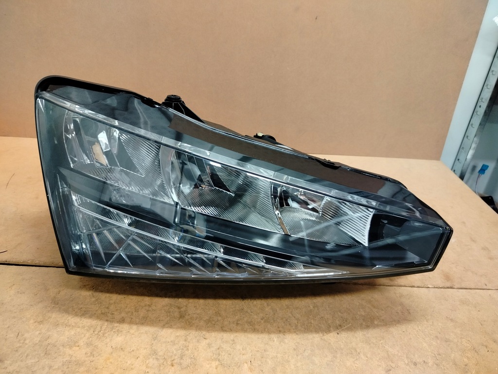 фото №8, Skoda scala led лампа права ліва