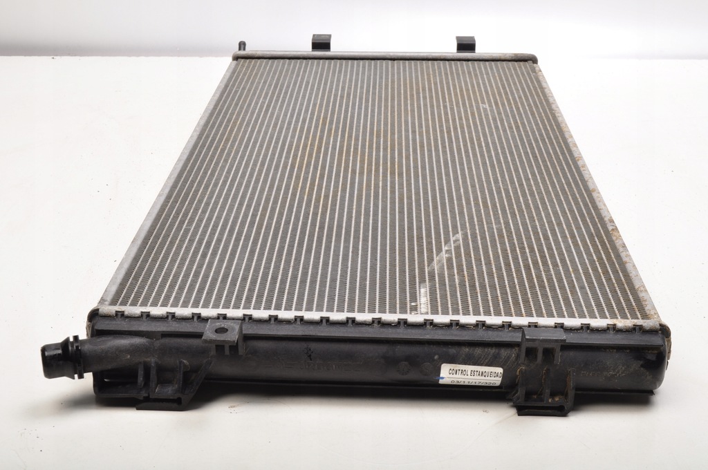 фото №7, Aston martin db11 радіатор