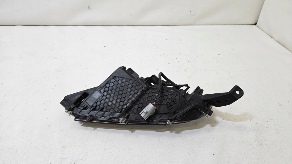 Протитуманна фара led правий lexus rx iv рестайлінг  35444r Зі Шроту