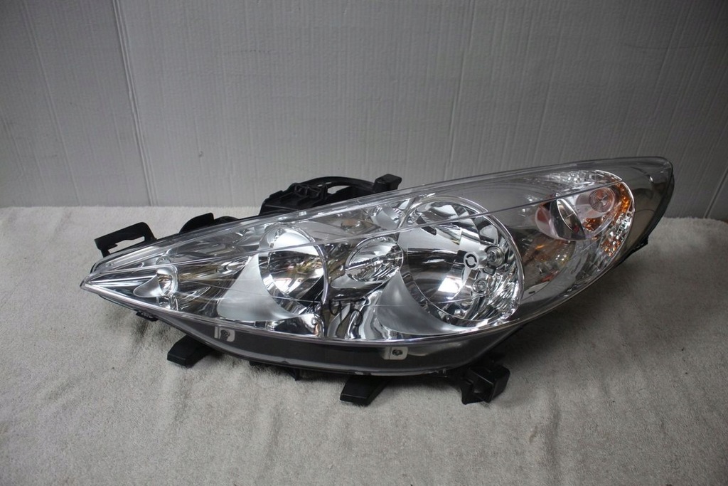 фото №1, Лампа левая перед peugeot 207 89900880